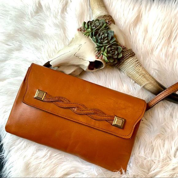 Vintage Handbags - v i n t a g e :: 70s Leather Envelope Clutch Wristlet